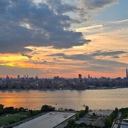 Vur Terrassa us dr Blick uf Manhattan