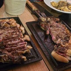 Steaks mit chimichurri, Trüffelsalz und Zitronensalz