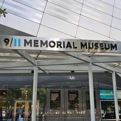 Dr Igang ins Museum