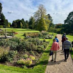 They beautiful gardens.