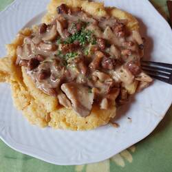 Creamy polenta with wild mushrooms 😋