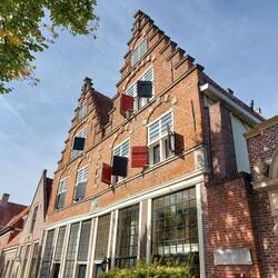 Eines von vielen Häusern, die seit Ewigkeiten alte alleinstehende Menschen beherbergen