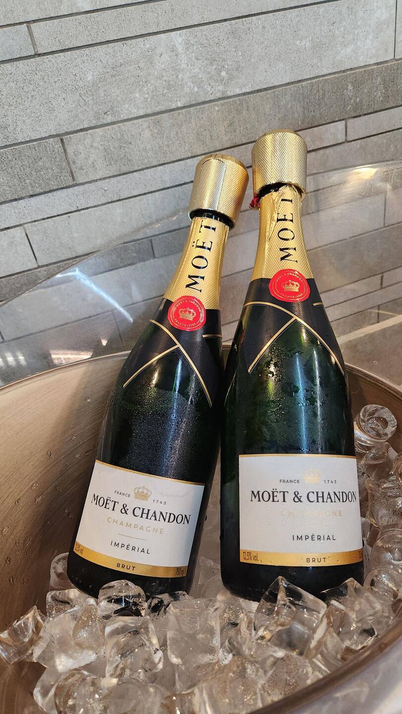 A holiday should always start with bubbles