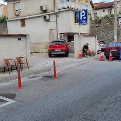 Bewachter Parkplatz