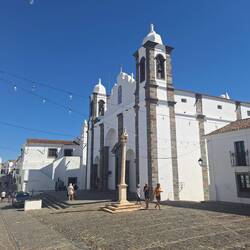 Monsaraz church and central plaza