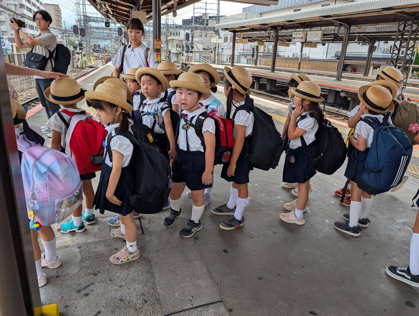 Japanese school children - gorgeous!