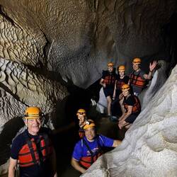 Grandiose Höhlentour durch strömenden Fluss