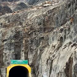 The tunnel entrance, 4736m