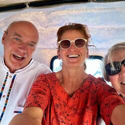 Fahrt im (sehr engen) Tuktuk mit Isolde und Ronald