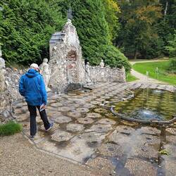 Stapsteentjes. Kom jij Drogen aan de overkant