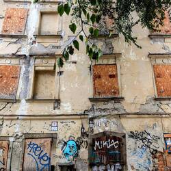 Old and broken - but 100% vibe