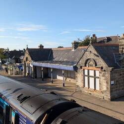 Warten auf den verspäteten Gegenzug