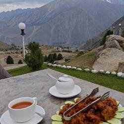 Pakoras und grüner Tee