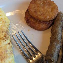 Omelet, hash browns and sausage