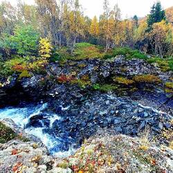 ....sind Parkflächen geschaffen worden