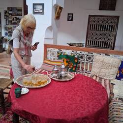 Zur Begrüßung gibt es immer Pfefferminztee