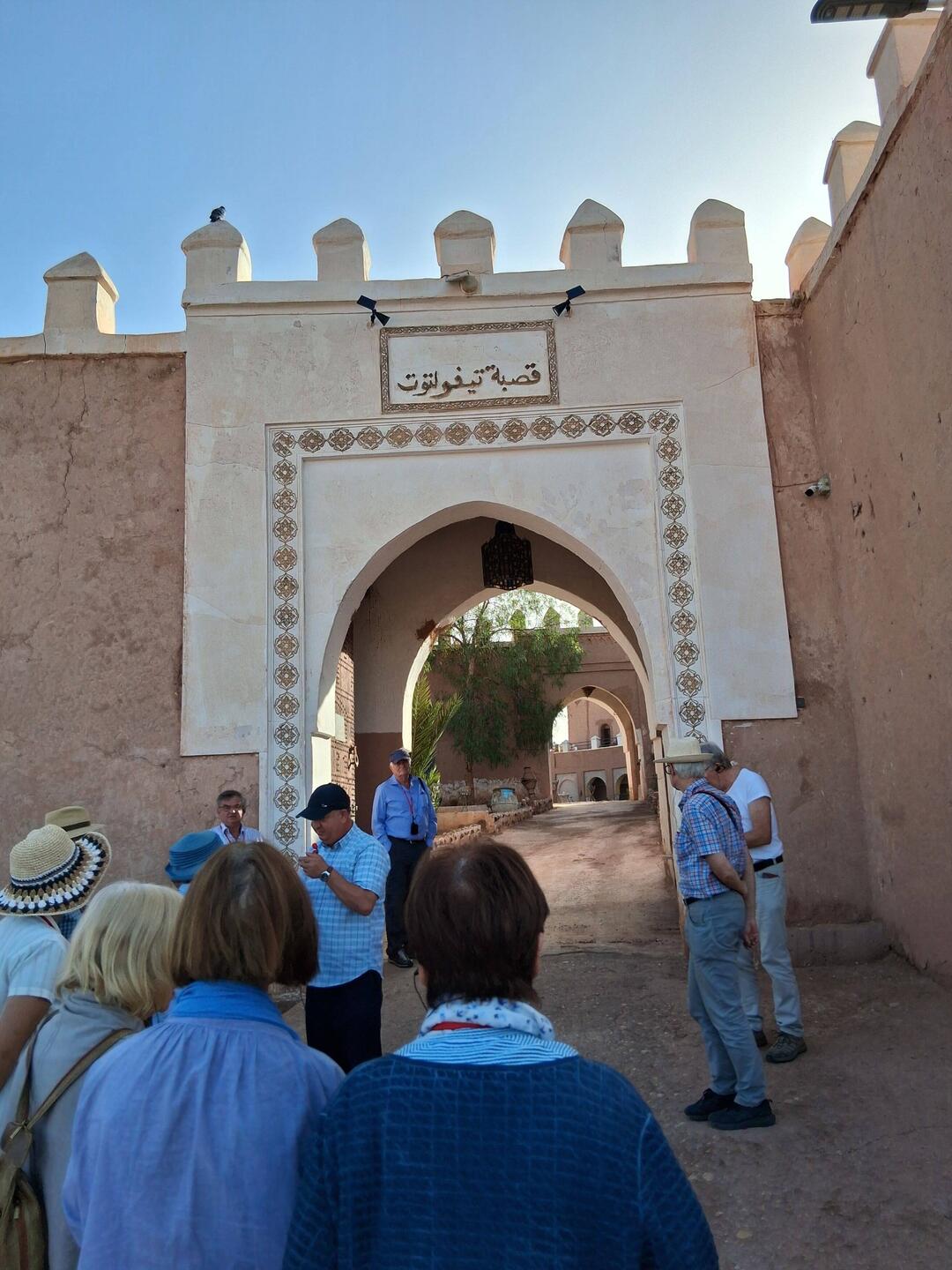 Der Eingang zu einer Karawanserei
