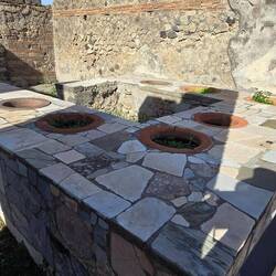 Ein alter Pompejischer "Imbiss".