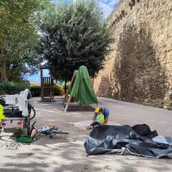 Quand la place de jeux devient buanderie