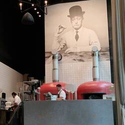 ... und dann diese Restaurants (Pizzaiolos am Werk)...