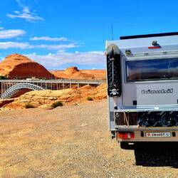 Brücke mit Glen Canyon Damm