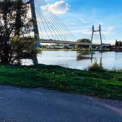 El puente, que nos vigila