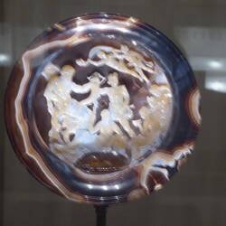 Bowl with cameo