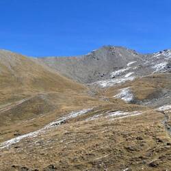 Enden af dalen og passet Col de la Cula (til højre for den grå top)
