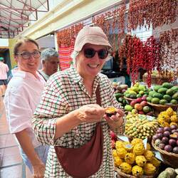 Diese tollen exotischen Früchte! 🥭🍍 Auf dem Markt in Funchal