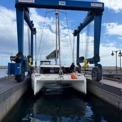 In der Werft...- das Schiff kommt aus dem Wasser! In Lanzarote 😅