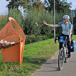 Drive-through-Abfalleimer😊