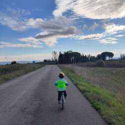 Belle descente sur petite route pour Colin !