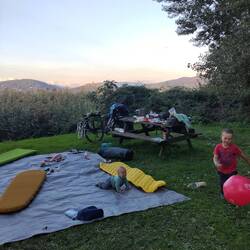 Bivouac au bord du lac
