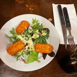 Goat cheese croquettes