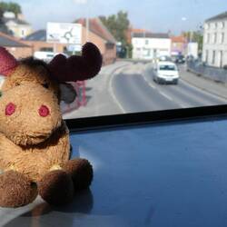 Ms Office-Body & Yeris, exploring the Wolds by local bus
