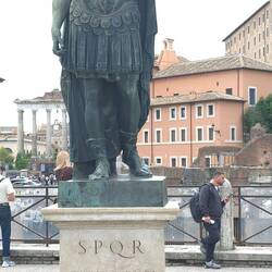 Der alte Caesar
