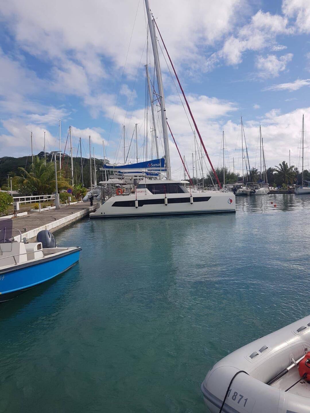 Kolea, à quai à la marina Sunsail