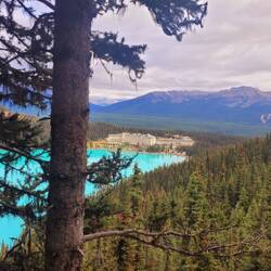 Blick auf Lake Louise & Fairmont Chateau