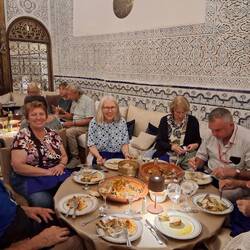 Es gab Tajine mit Hähnchenfleisch.