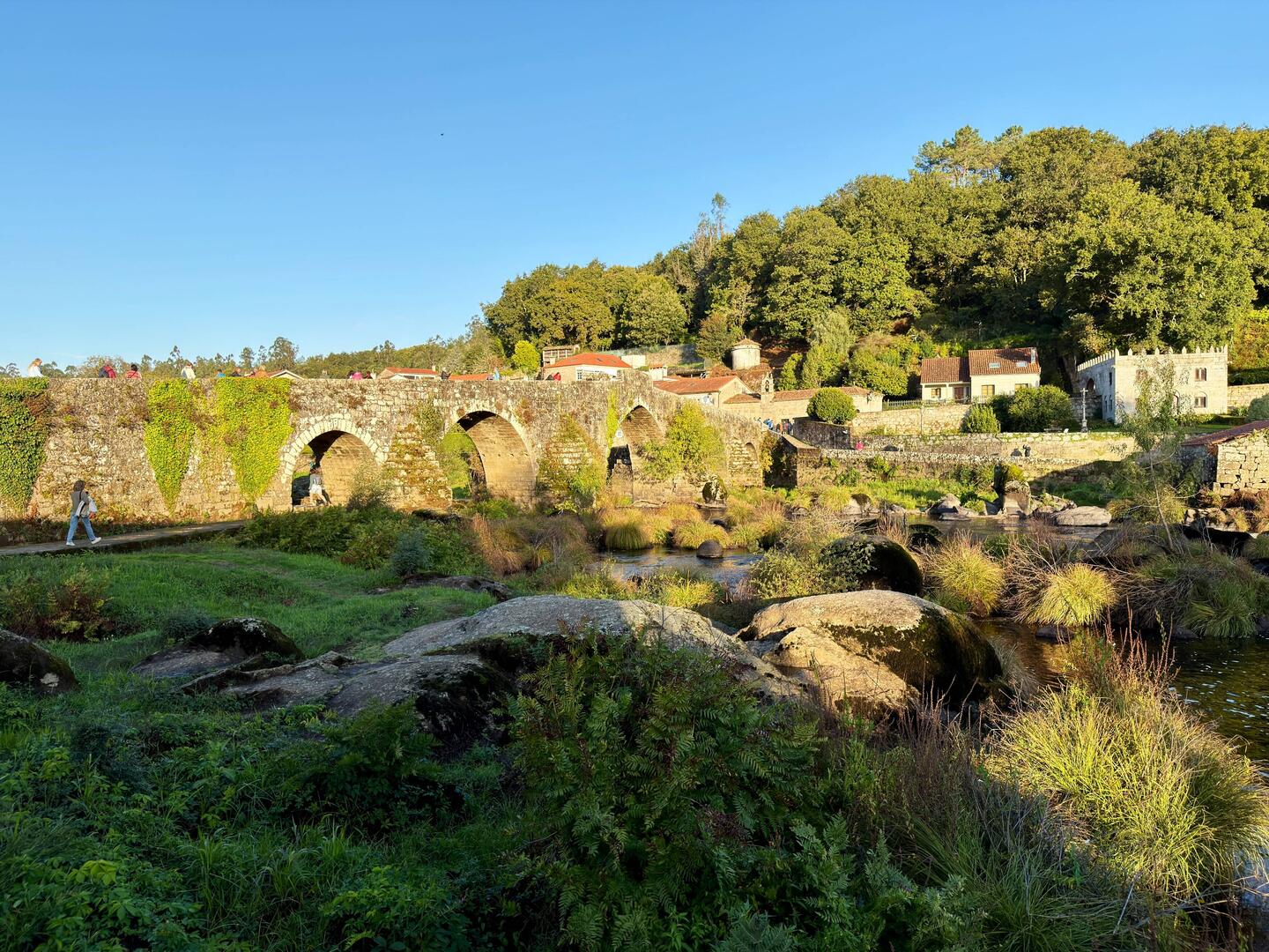 Brücke ins Abenteuer – Pilger sagen hier Santiago endgültig Adiós