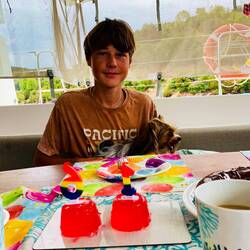 Alles Gute zu deinem 16.Geburtstag Sohn!