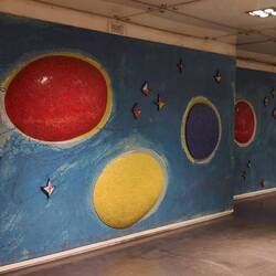 Eine weitere kunstvoll gestaltete Metrostation