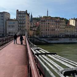 Saone, crossing to the old town