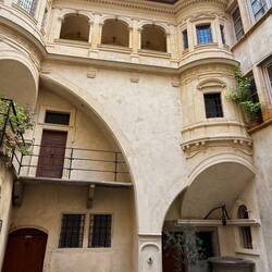 Small courtyard in the Jewish area. A well on the right