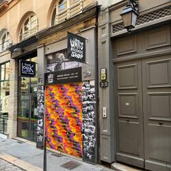 Seems the family is diversifying (check out the name of this shop)!