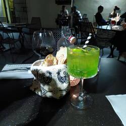 Ein Spritz mit Vanille. Mama meint, es erinnert sie an die Süßigkeiten-Ostereier aus ihrer Kindheit.