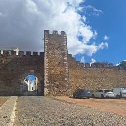 Portar into Estremoz