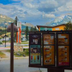 Rest stop and lunch in A&W in Canamore