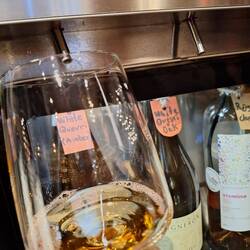 ...und hinterher Verkostung am Weinautomaten bei 8000 Vintages