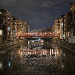 Pont de les Peixateries Velles or the Eiffel Bridge at night